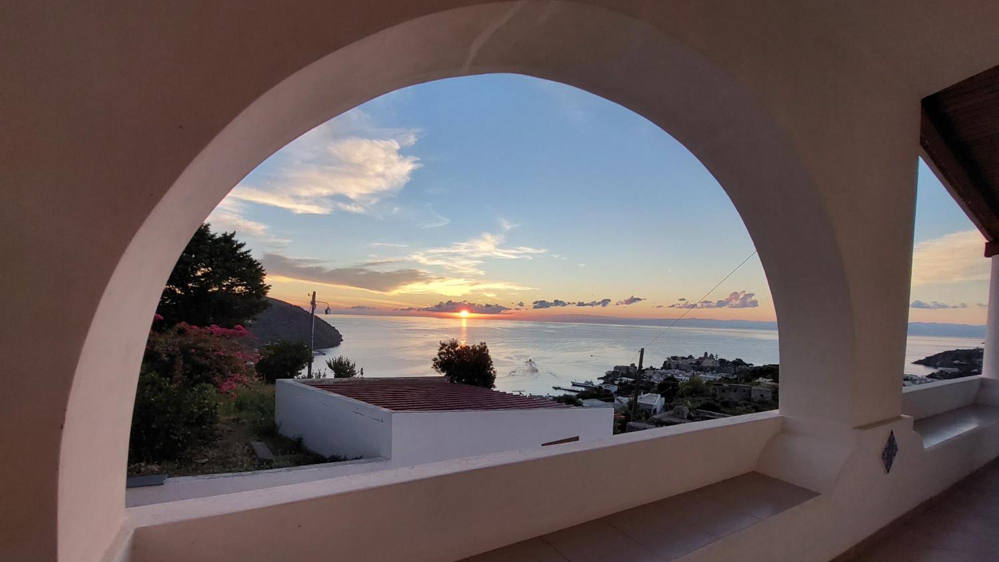 リーパリ Casa Tra Cielo E Mare Bed & Breakfast エクステリア 写真